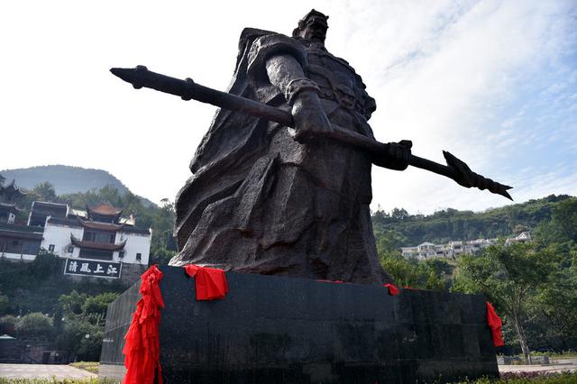 專(zhuān)業(yè)坑哥三十年:扒一扒張飛的奇葩人生